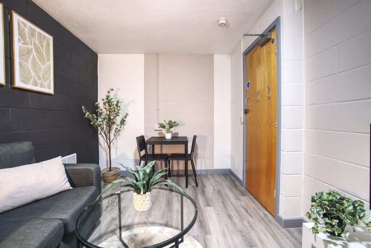 1Br City Centre Apt, Self Check In, Wifi, By Derbnb Sheffield Luaran gambar