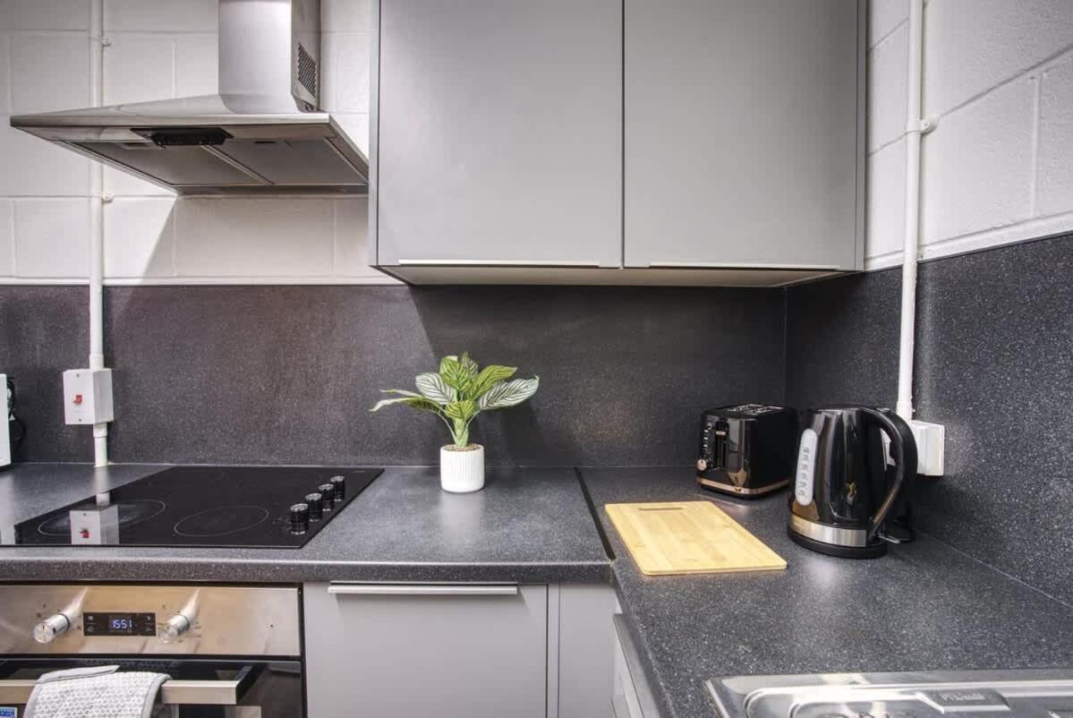1Br City Centre Apt, Self Check In, Wifi, By Derbnb Sheffield Luaran gambar