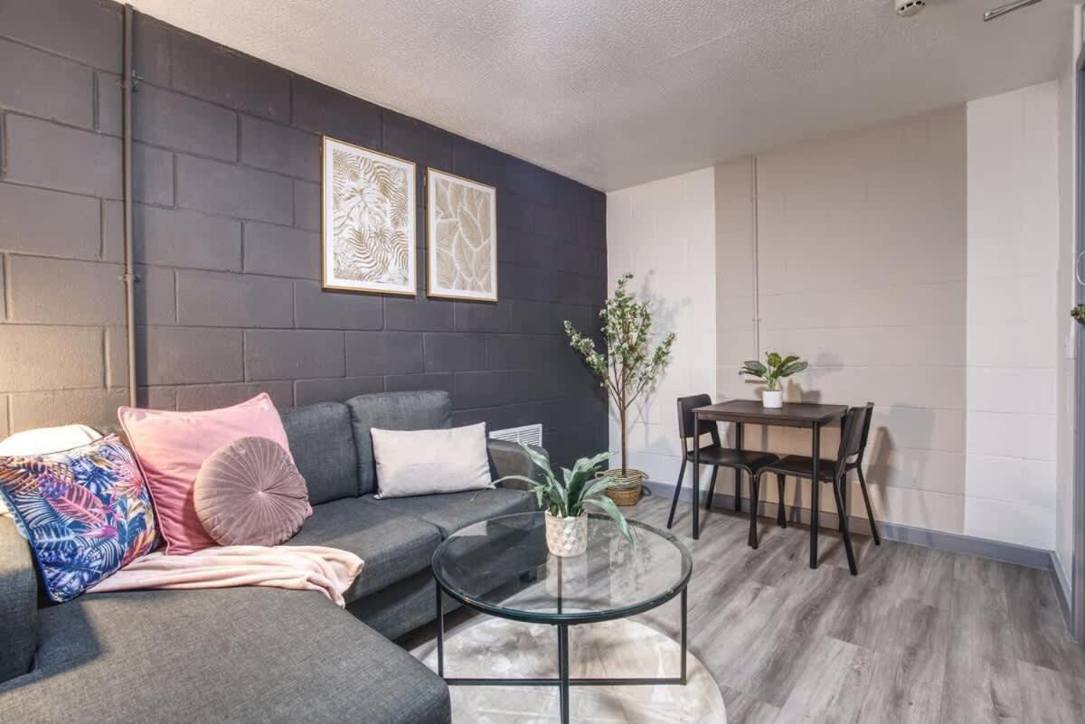 1Br City Centre Apt, Self Check In, Wifi, By Derbnb Sheffield Luaran gambar