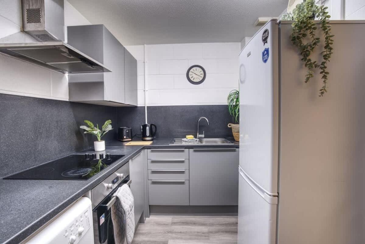 1Br City Centre Apt, Self Check In, Wifi, By Derbnb Sheffield Luaran gambar